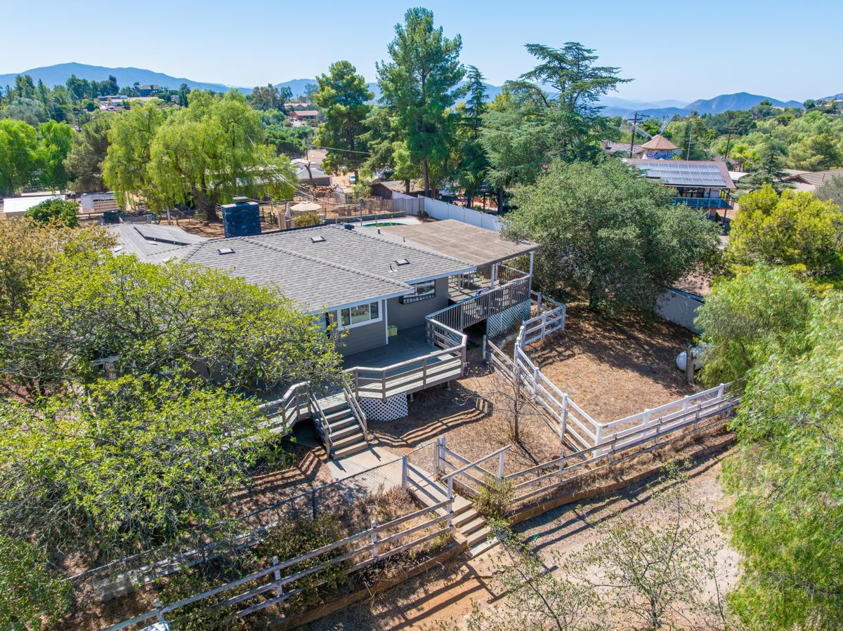 Original, unaltered aerial of the wraparound deck